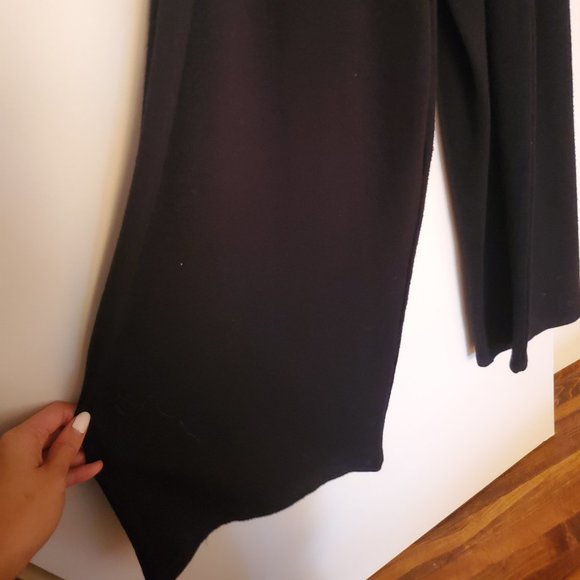 The gap jumpsuit with flare bottoms - Picture 3 of 5